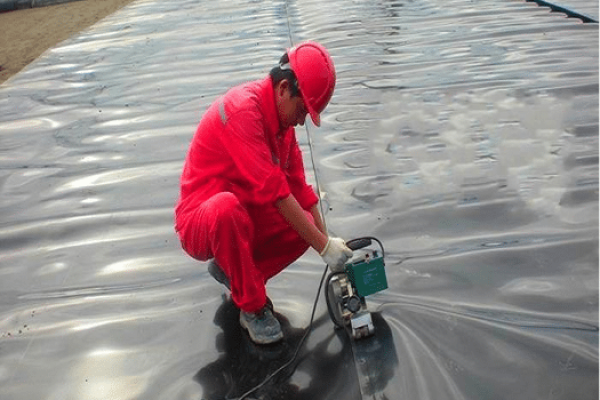 HDPE geomembrane liners protect groundwater