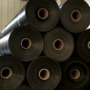 Düzenli depolama sahasında HDPE geomembran astar kurulumu