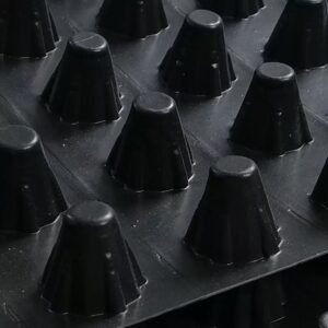 Placas de drenaje con cúpula de HDPE para protección estructural