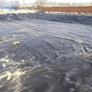 Геомембрана HDPE эффективно противостоит эрозии под воздействием кислот, щелочей